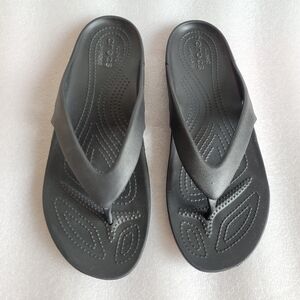 CROCS Black Thong Sandals Comfortable Minimalist Design Black Size 11